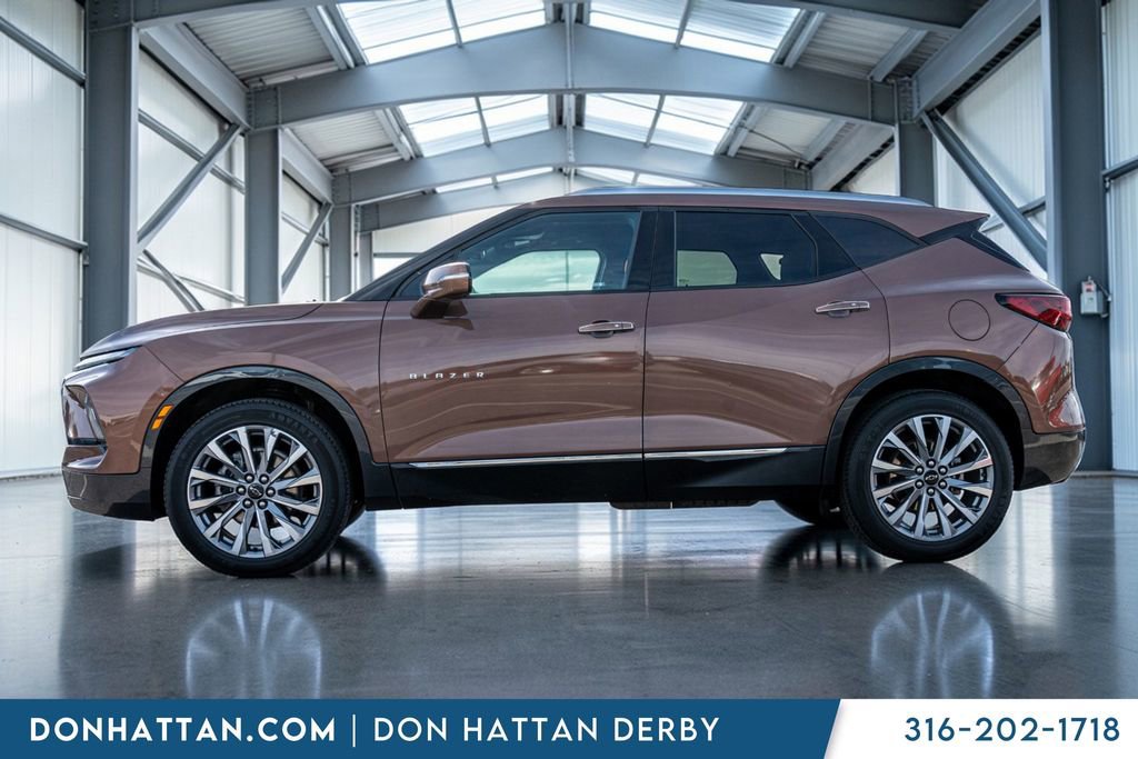 Used 2024 Chevrolet Blazer Premier AWD/4WD image 2