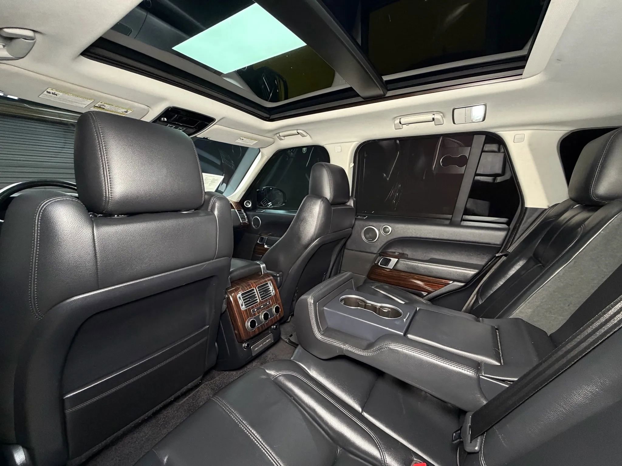 Used 2017 Land Rover Range Rover Sport Utility 4D image 20