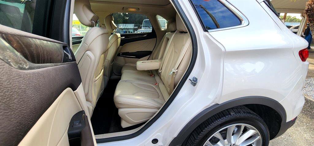 Used 2017 Lincoln MKC Reserve image 25