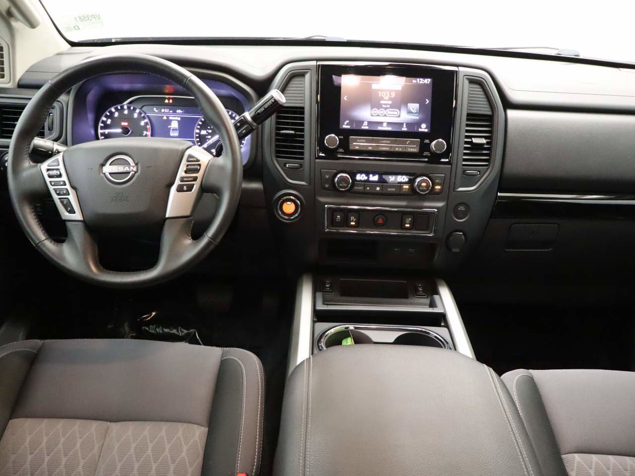 Used 2024 Nissan Titan SV w/ SV Convenience Package image 11