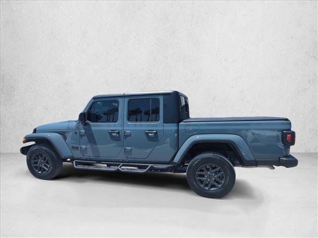 Used 2024 Jeep Gladiator Sport AWD/4WD image 8