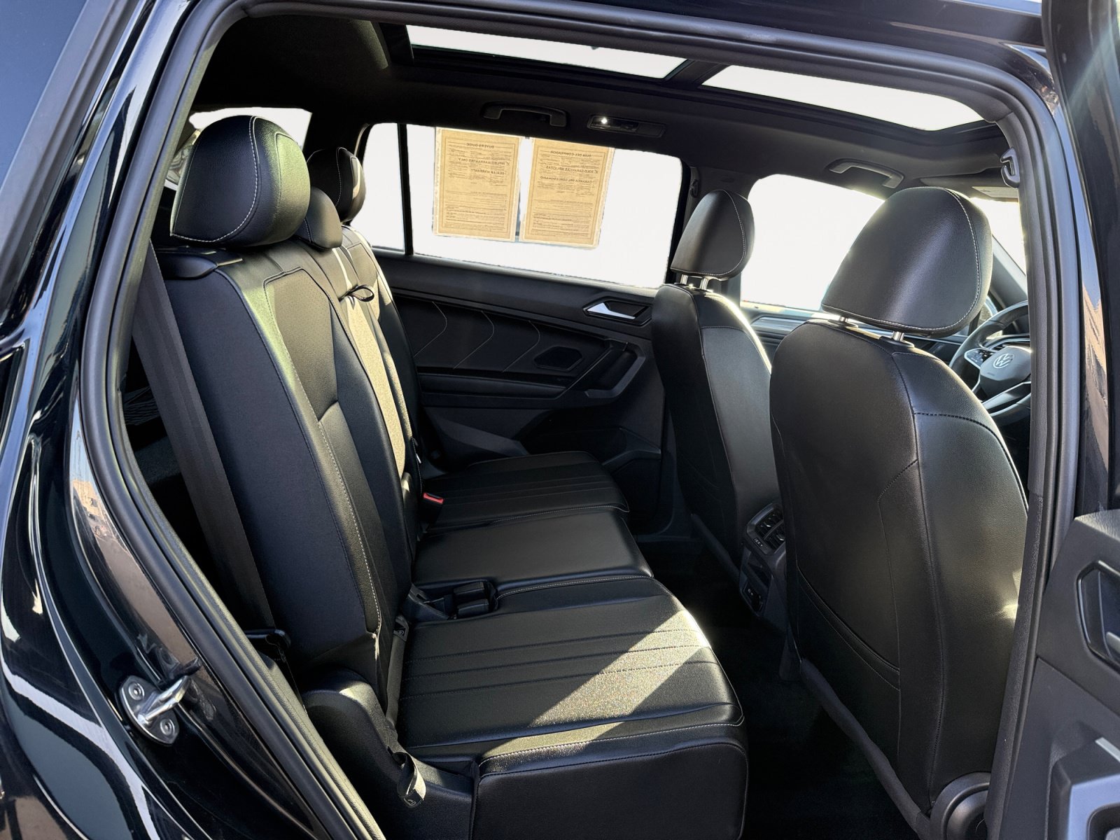 Certified 2023 Volkswagen Tiguan SE R-Line FWD image 18