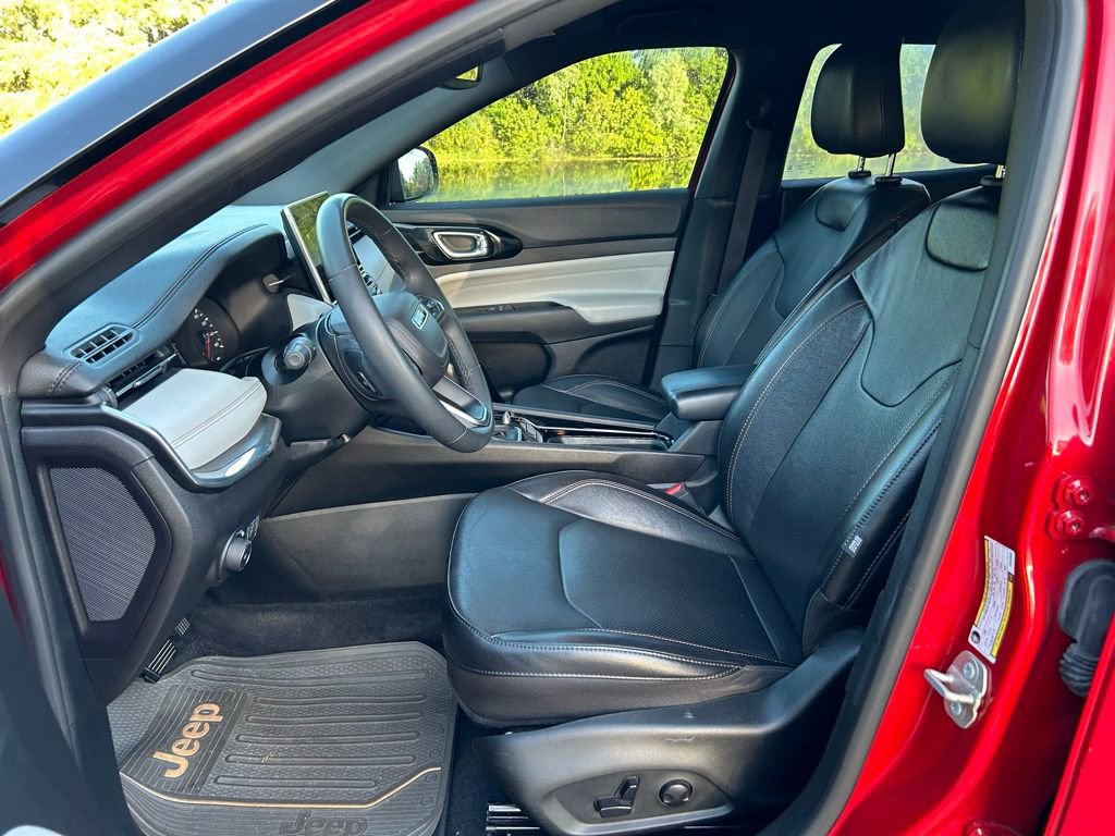 Used 2023 Jeep Compass Limited image 14