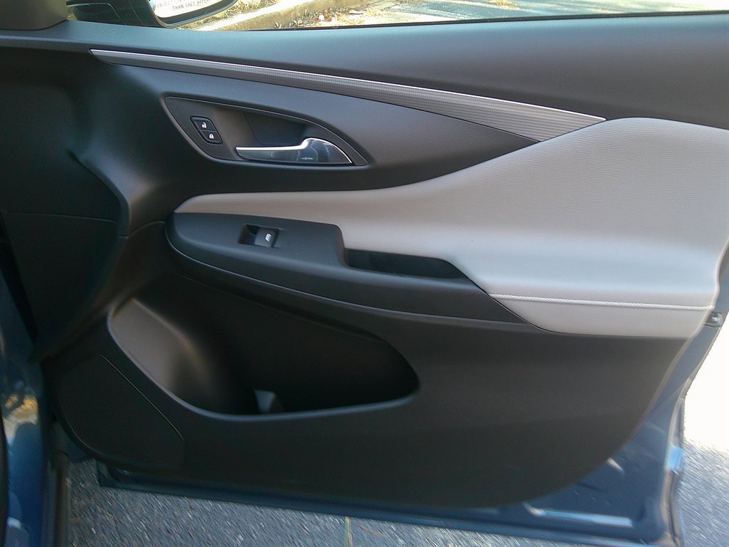 Used 2025 Buick Envista Avenir image 29