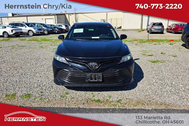 Used 2019 Toyota Camry LE image 3