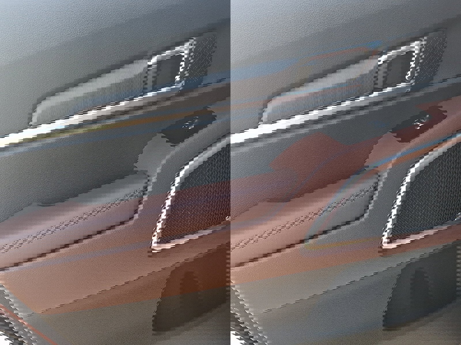 Used 2023 Kia Telluride SX image 12