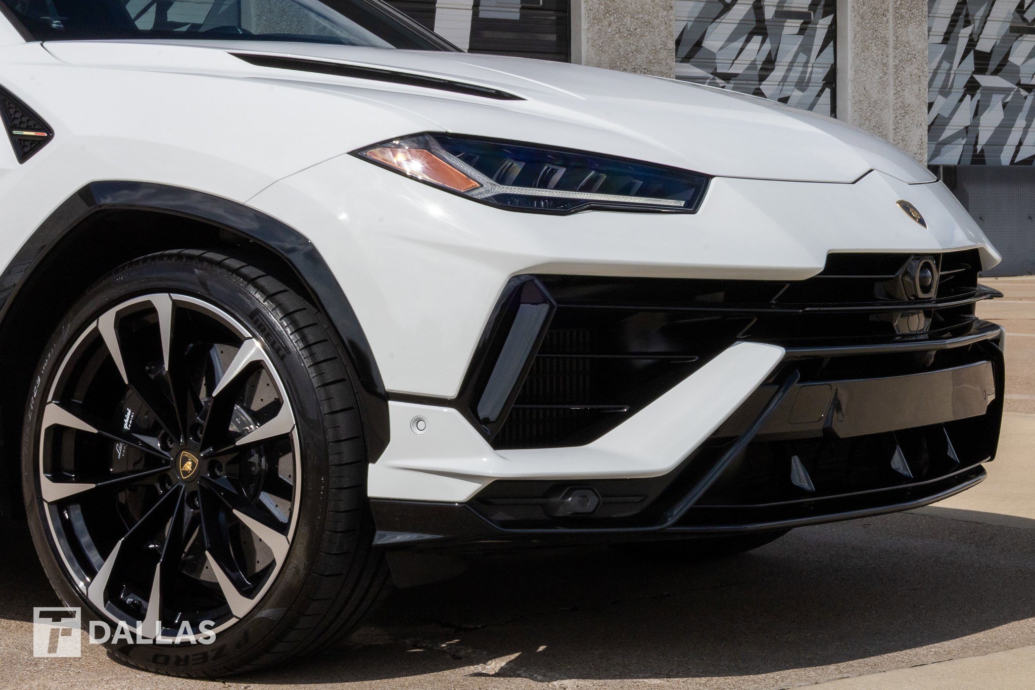 Used 2024 Lamborghini Urus S image 2