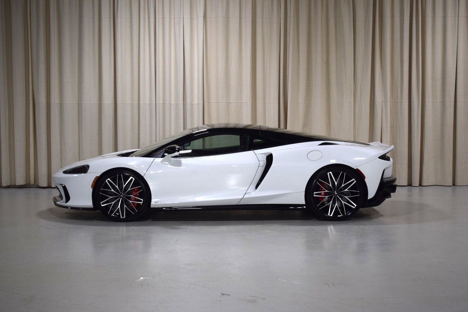 New 2026 McLaren GTS image 5