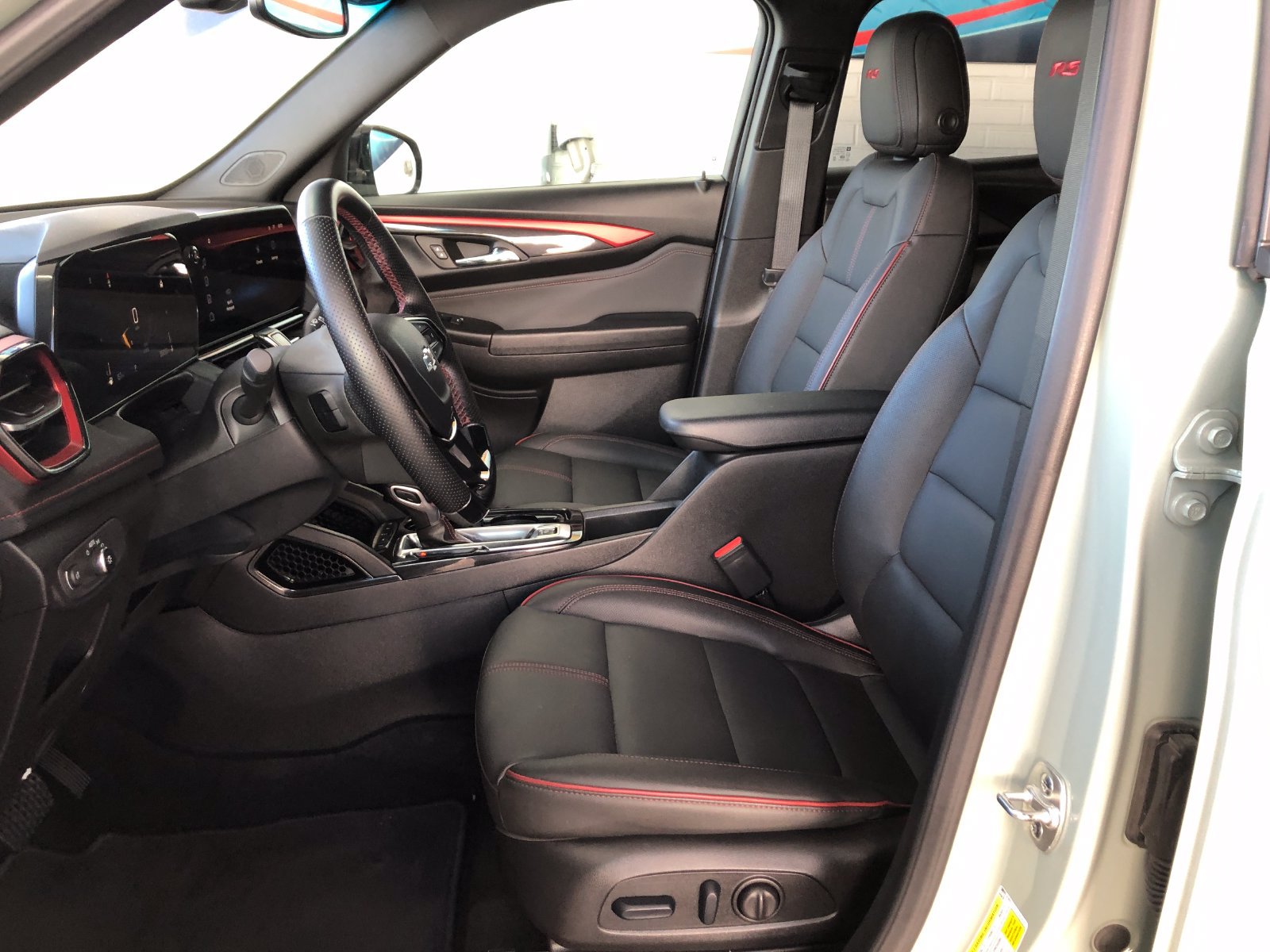 Used 2024 Chevrolet TrailBlazer RS w/ Convenience Package FWD image 20