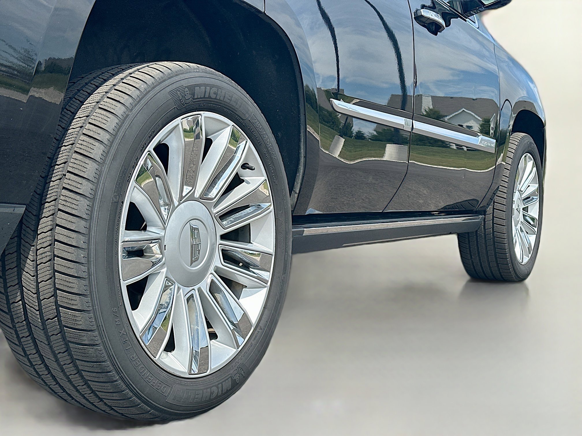 Used 2020 Cadillac Escalade Platinum image 14