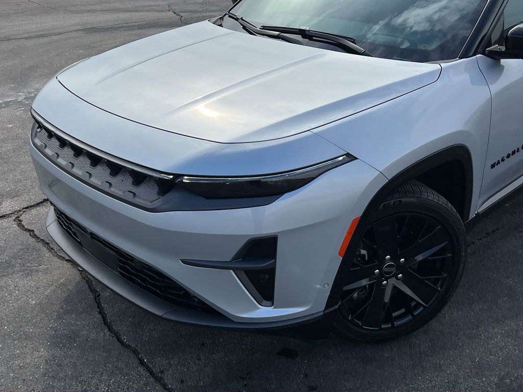 Used 2024 Jeep Wagoneer Launch Edition image 9