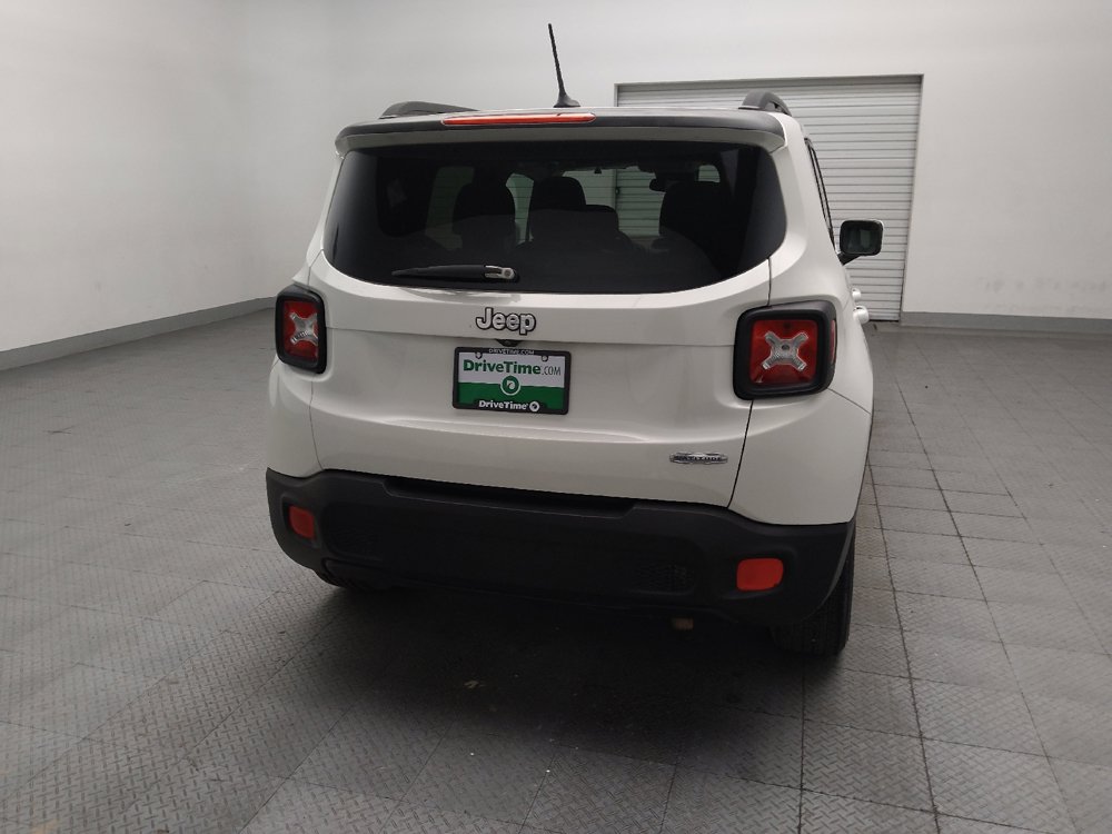Used 2017 Jeep Renegade Latitude FWD image 7