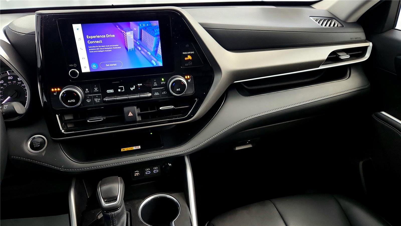 Certified 2024 Toyota Highlander XLE image 31