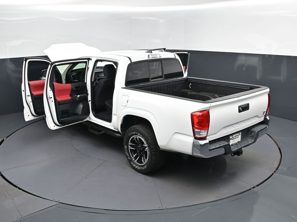 Used 2016 Toyota Tacoma SR5 w/ Towing Package RWD image 2