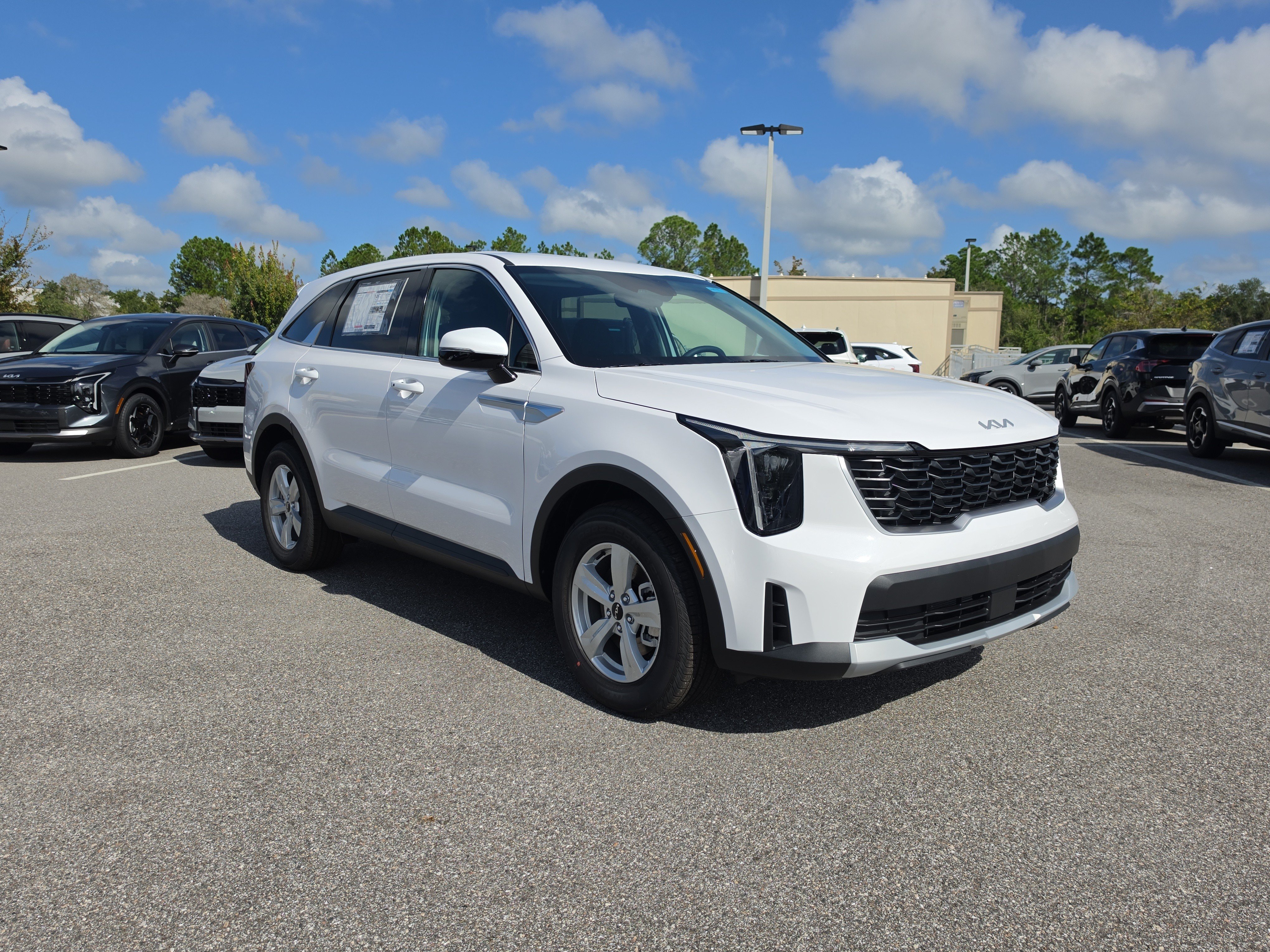New 2026 Kia Sorento LX FWD image 2