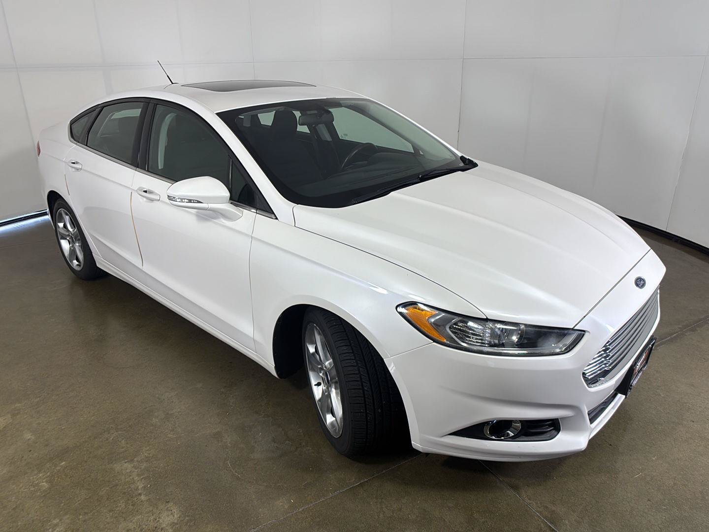 Used 2015 Ford Fusion SE FWD image 7