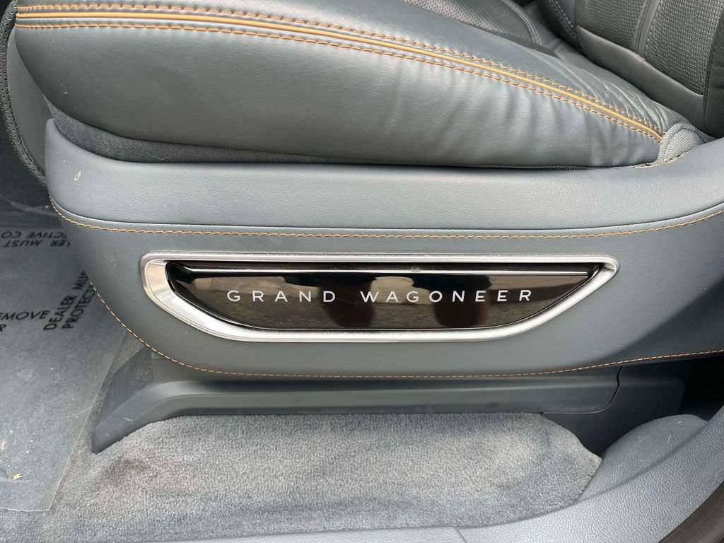 Used 2022 Jeep Grand Wagoneer Series II w/ Premium Group II AWD/4WD image 17
