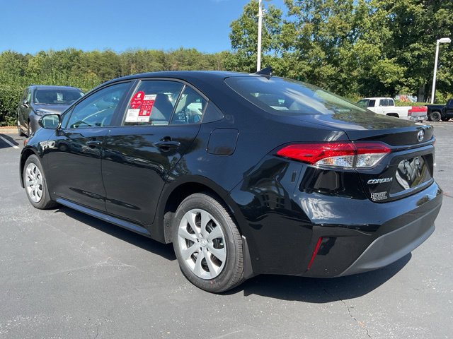 New 2027 Toyota Corolla LE FWD image 9