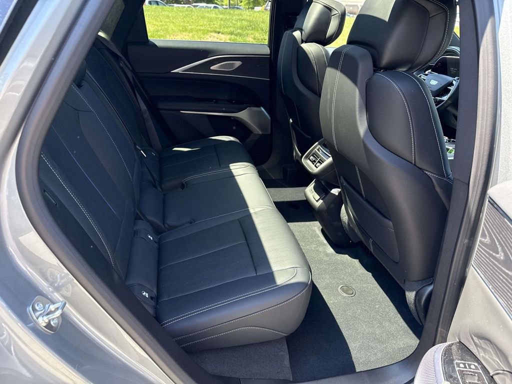 Certified 2025 Cadillac Lyriq Luxury w/ LPO, Floor Liner Package AWD/4WD image 11