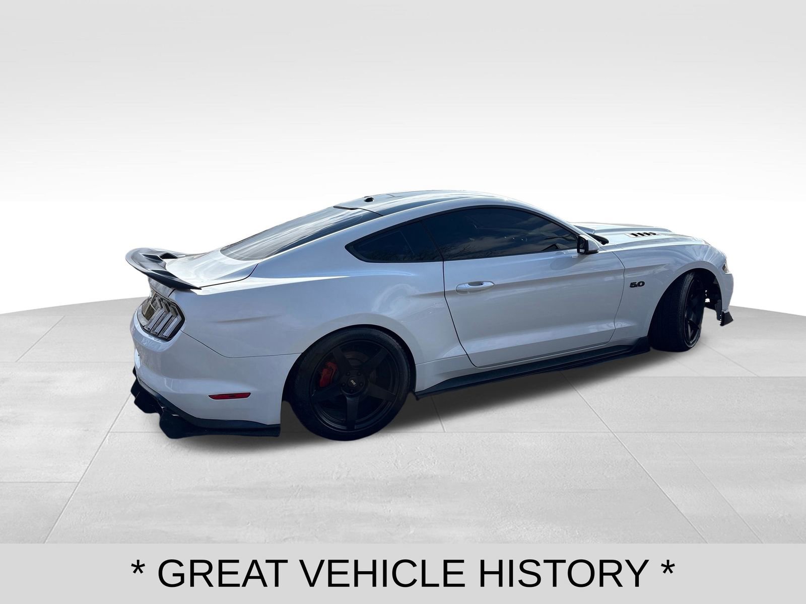 Used 2019 Ford Mustang GT Premium RWD image 5