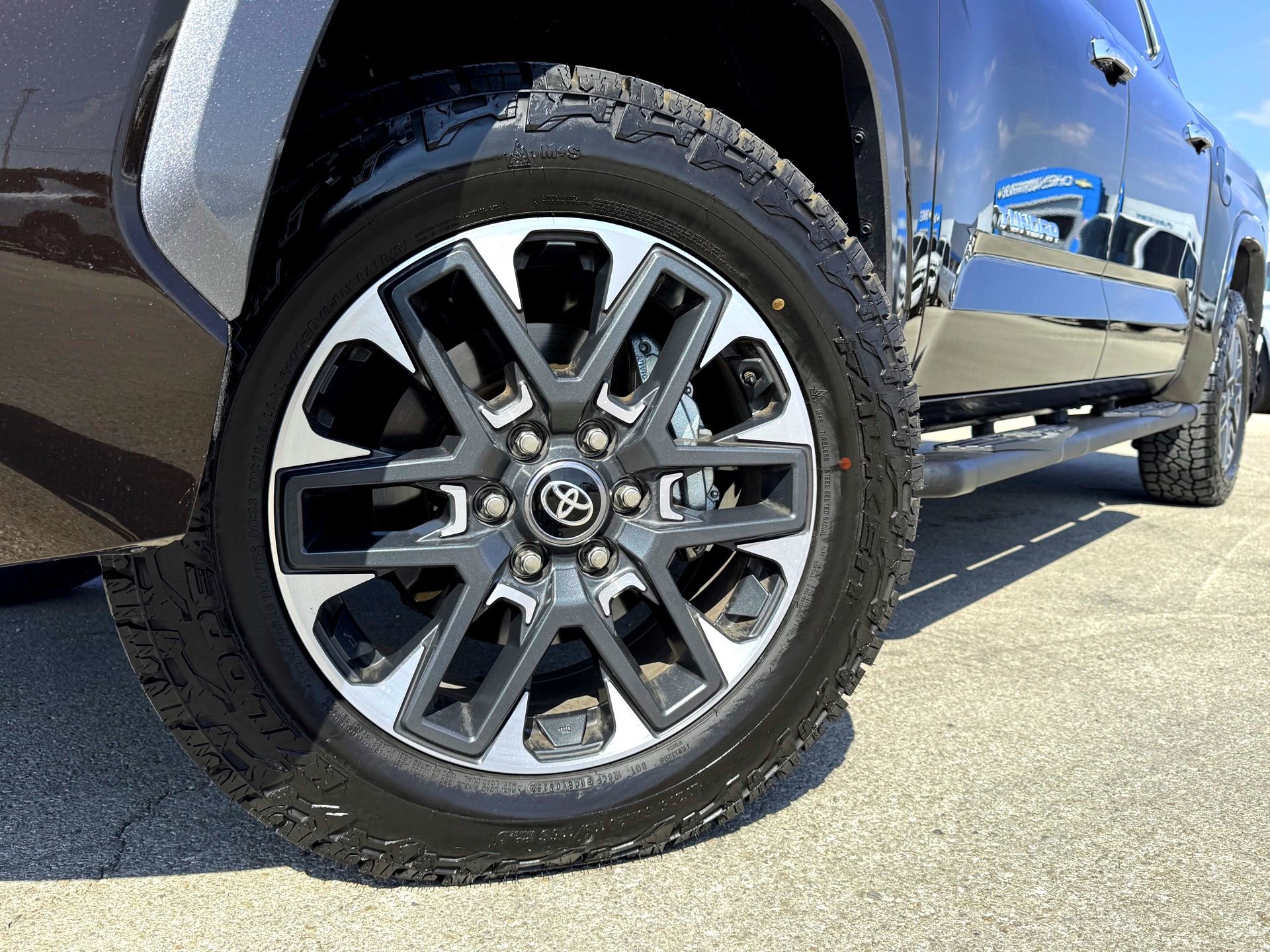 Used 2025 Toyota Tundra Limited image 2