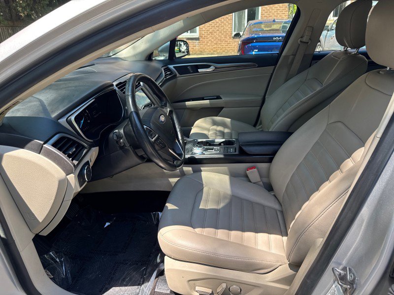 Used 2019 Ford Fusion SEL FWD image 15