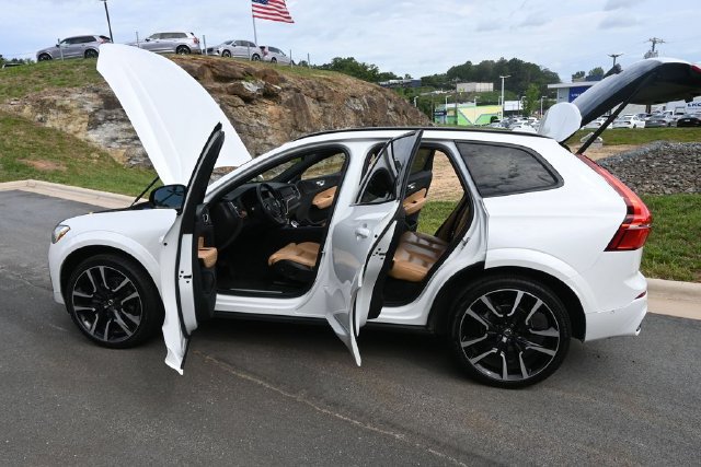 Used 2024 Volvo XC60 B5 Ultimate AWD/4WD image 43