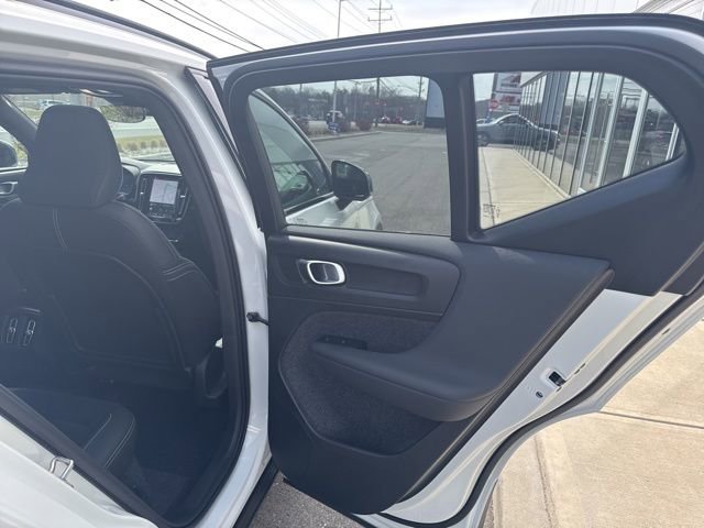 Certified 2025 Volvo XC40 B5 Plus image 14