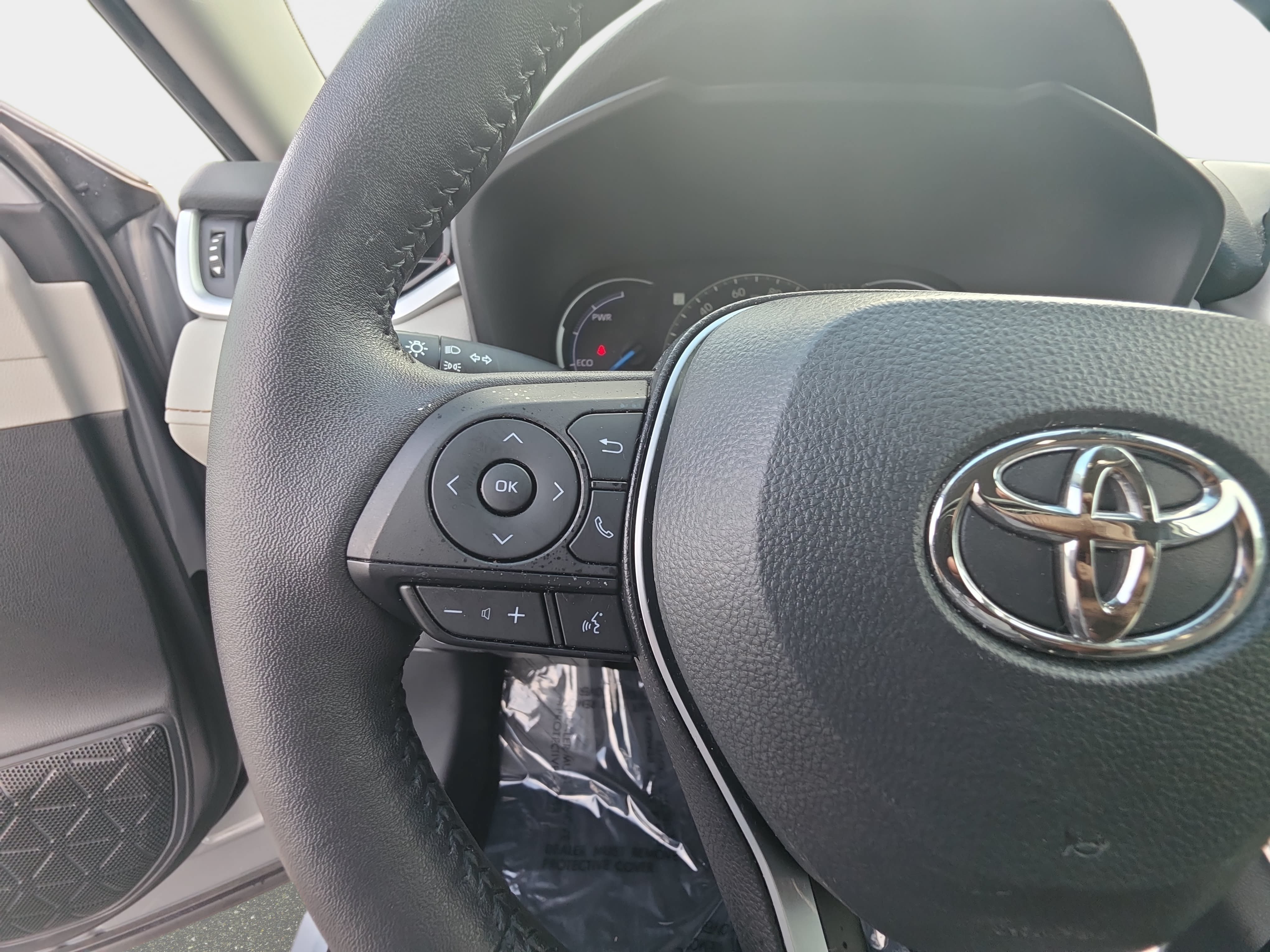 Used 2024 Toyota RAV4 XLE w/ Weather Package AWD/4WD image 16