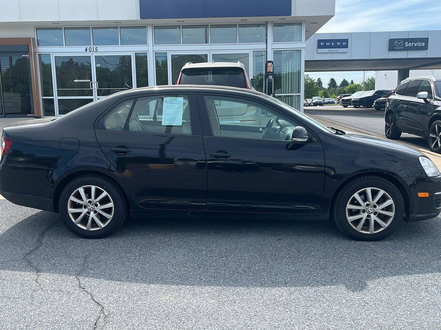Used 2010 Volkswagen Jetta Limited Edition FWD image 3