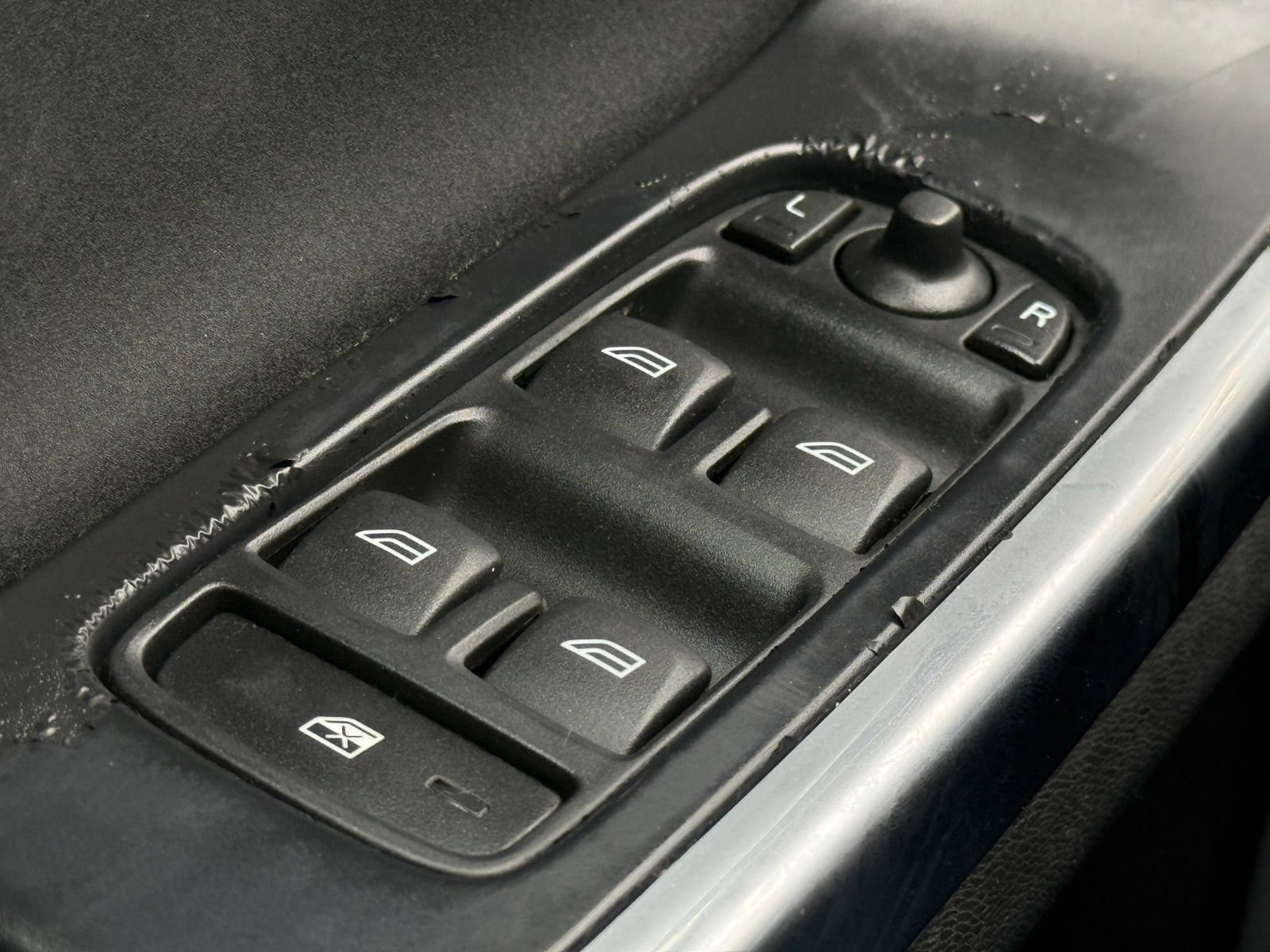 Used 2014 Volvo S60 T5 FWD image 32