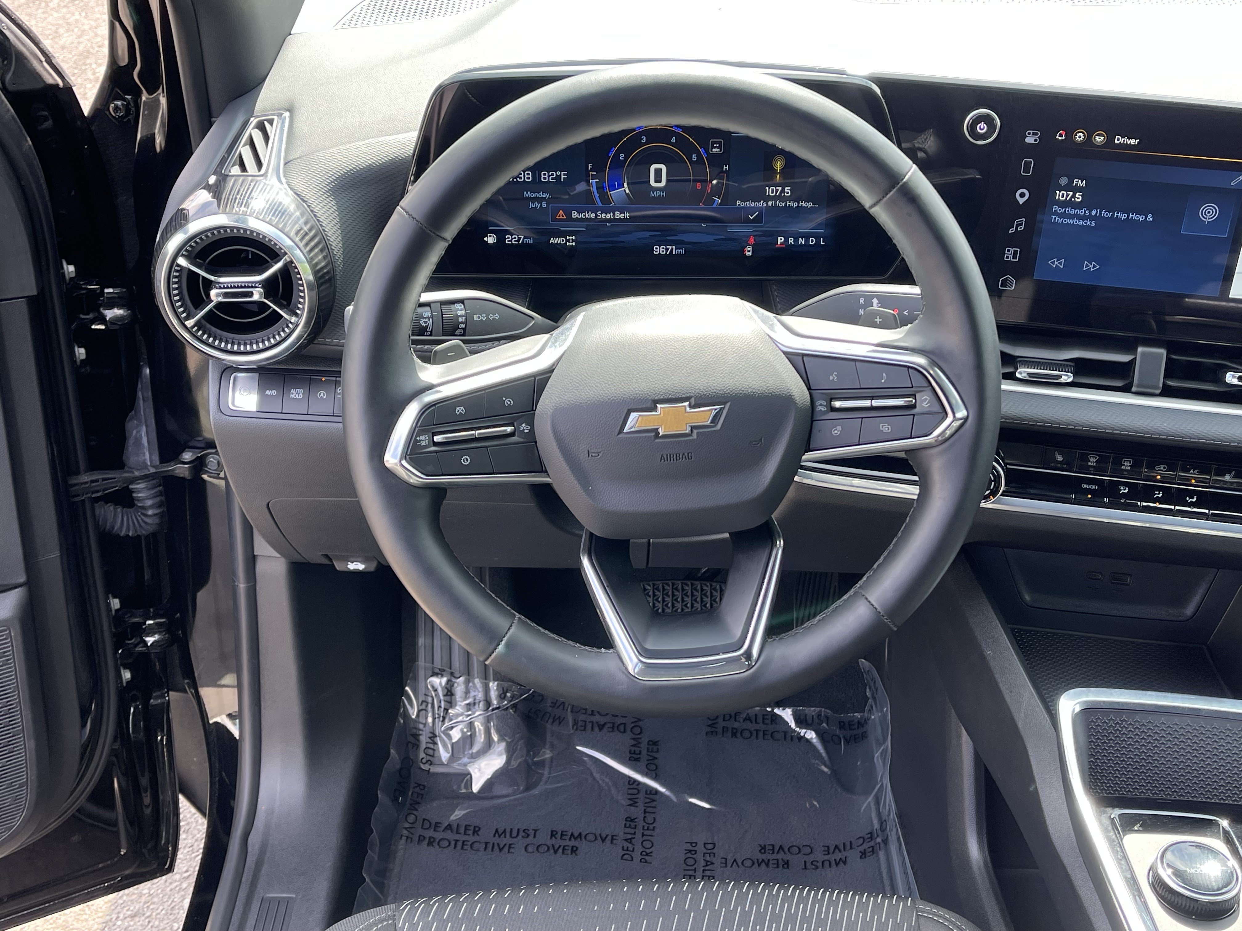 Used 2026 Chevrolet Equinox LT AWD/4WD image 14