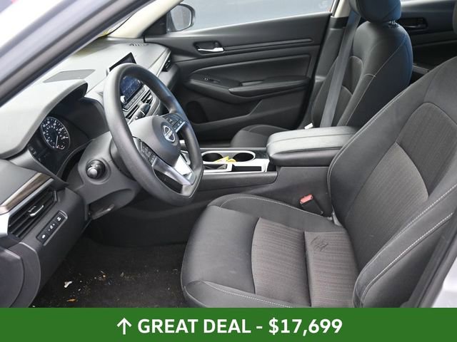 Used 2024 Nissan Altima 2.5 SV image 18