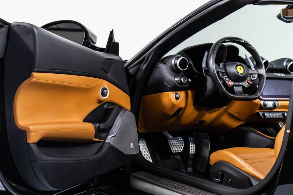 Certified 2019 Ferrari Portofino image 34