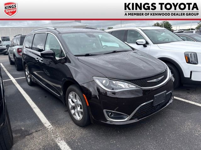 Used 2017 Chrysler Pacifica Touring-L Plus w/ Advanced Safetytec Group FWD image 1