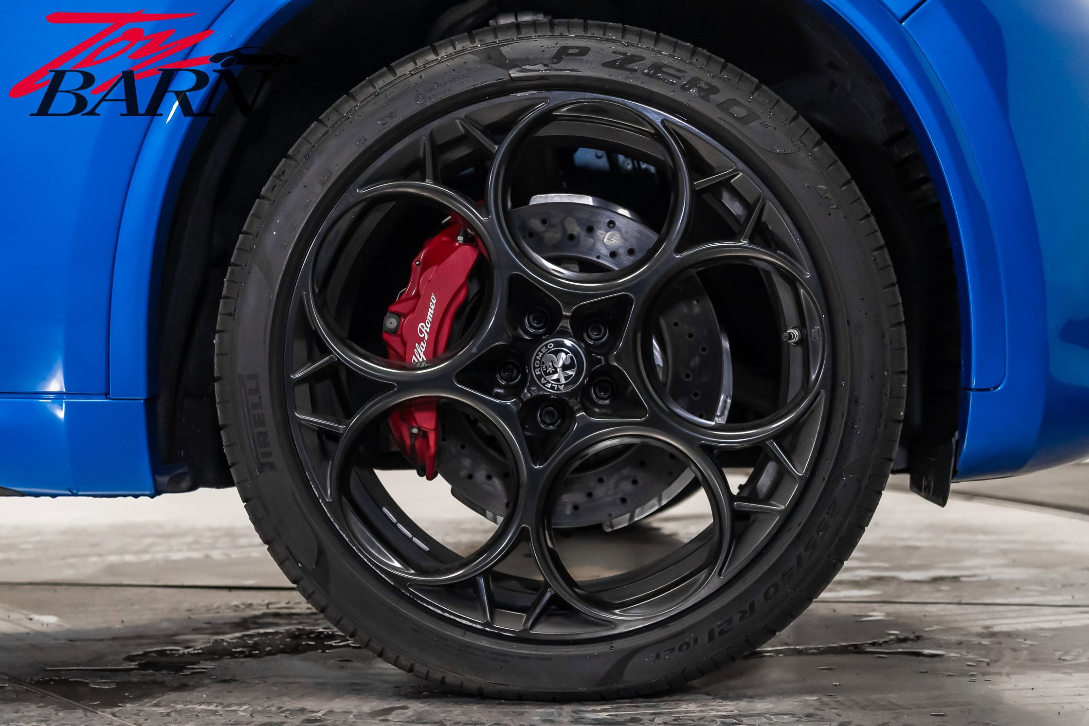 Used 2022 Alfa Romeo Stelvio Quadrifoglio image 17