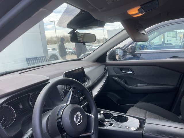 Used 2023 Nissan Rogue SV image 28