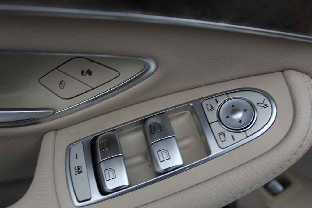 Used 2017 Mercedes-Benz C 300 Sedan image 12