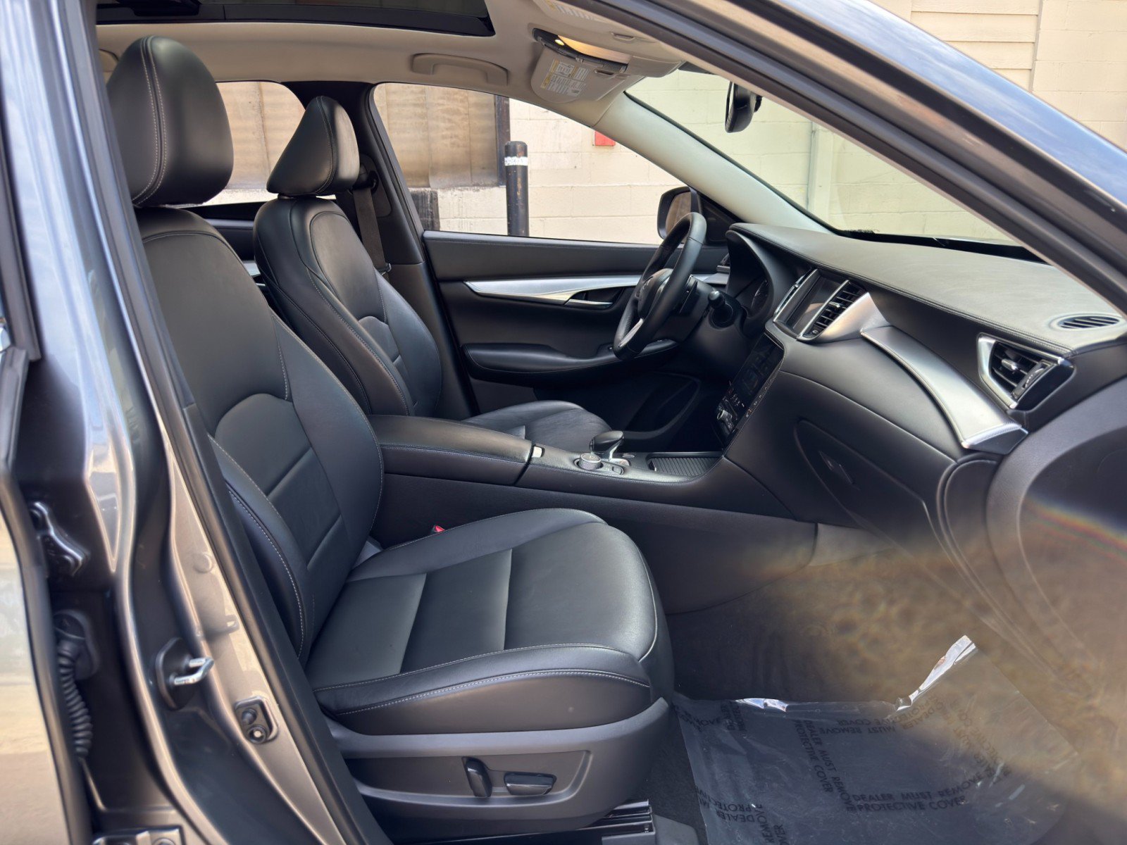 Used 2020 INFINITI QX50 Luxe w/ Navigation Package FWD image 15