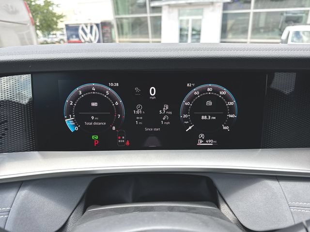 New 2026 Volkswagen Tiguan SE R-Line FWD image 11