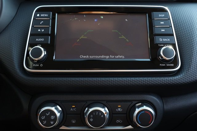 New 2025 Nissan Kicks Play S image 30