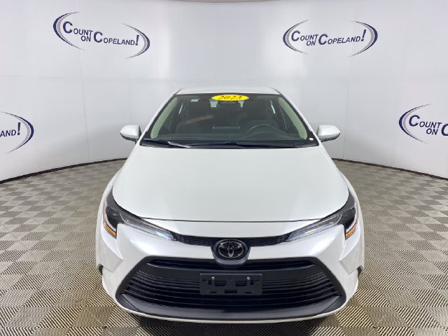 Used 2024 Toyota Corolla LE FWD image 2