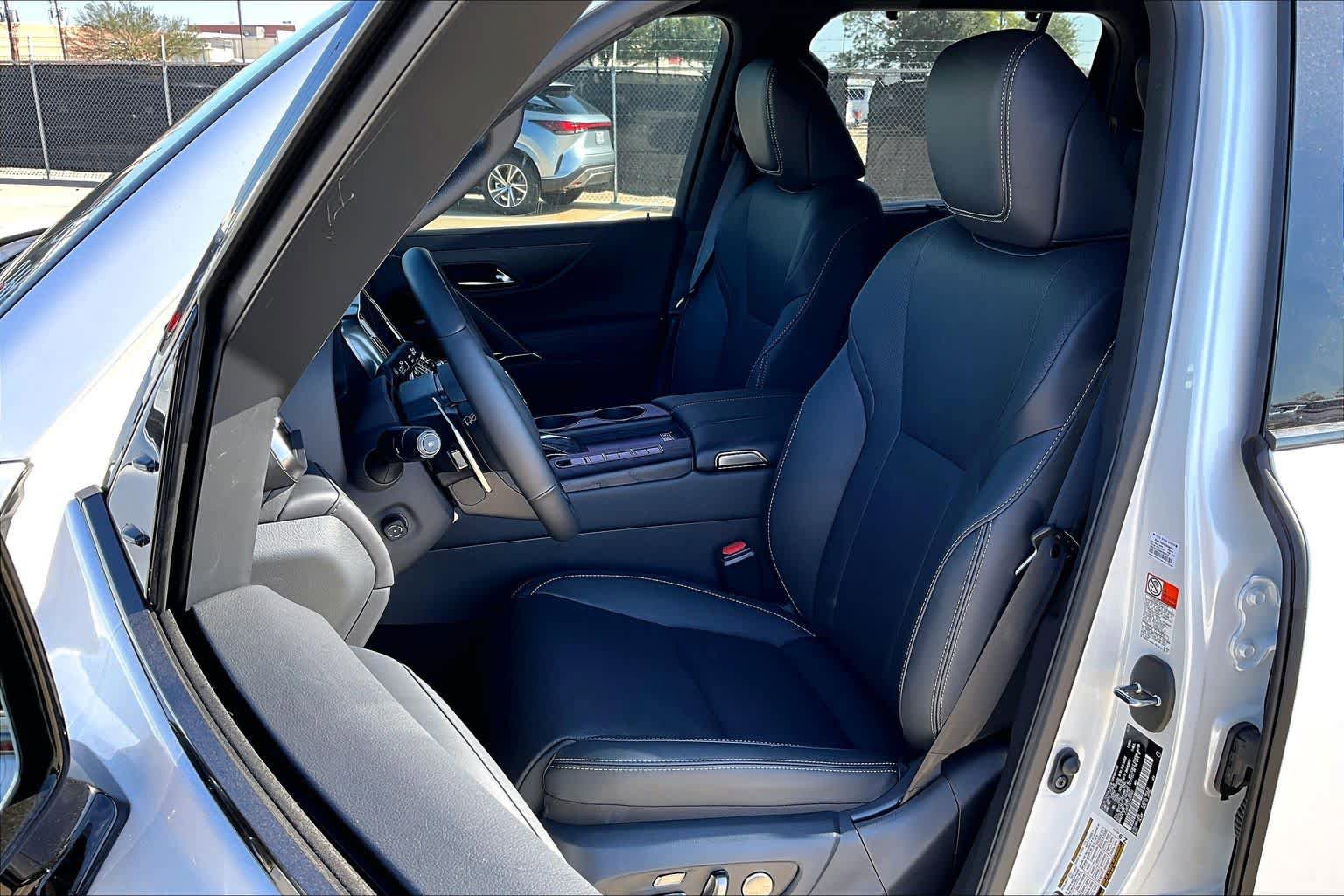 New 2026 Lexus LX 600 4WD w/ Luxury Package image 9