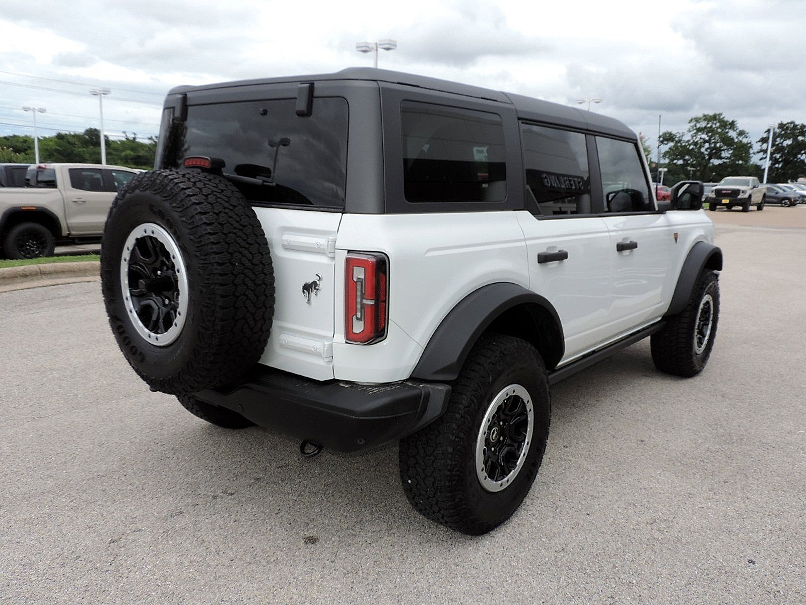 Used 2025 Ford Bronco Badlands AWD/4WD image 5