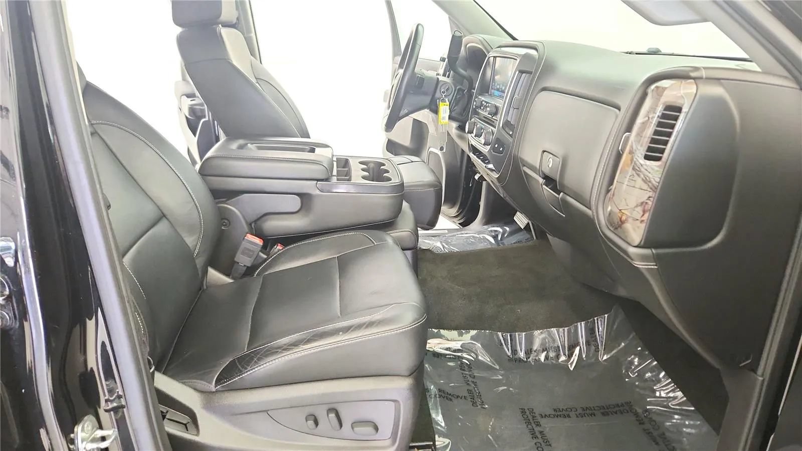 Used 2017 Chevrolet Silverado 1500 LTZ Z71 w/ Realtree Edition AWD/4WD image 36