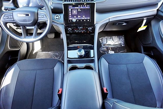 New 2025 Jeep Grand Cherokee L Altitude X image 26