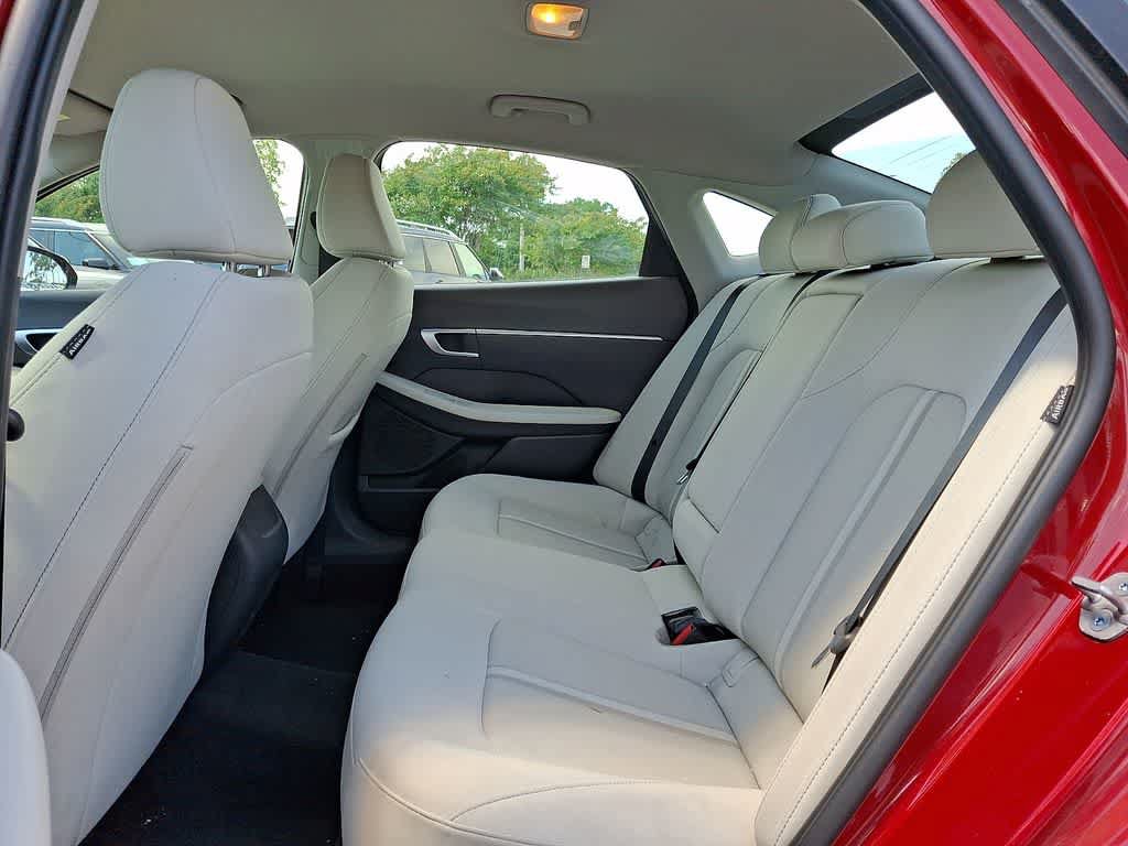 Used 2025 Hyundai Sonata SEL FWD image 9