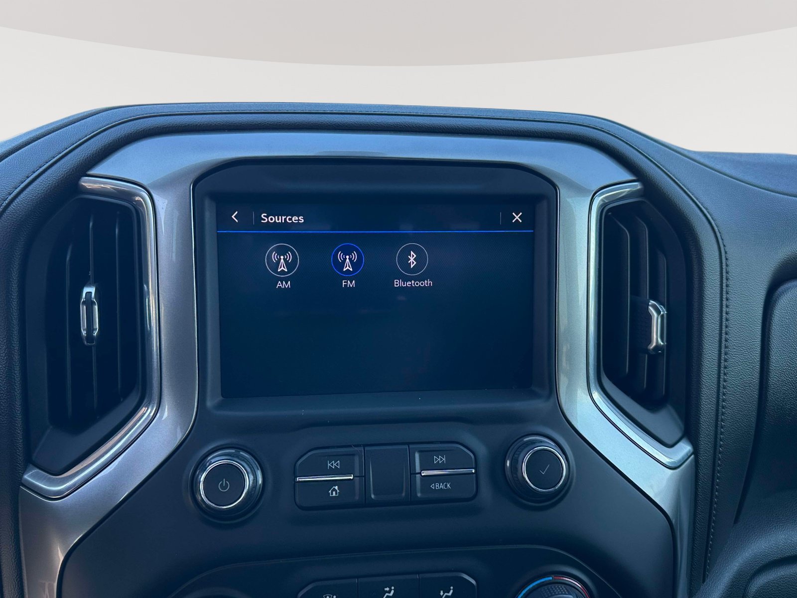 Used 2020 Chevrolet Silverado 1500 RST AWD/4WD image 9