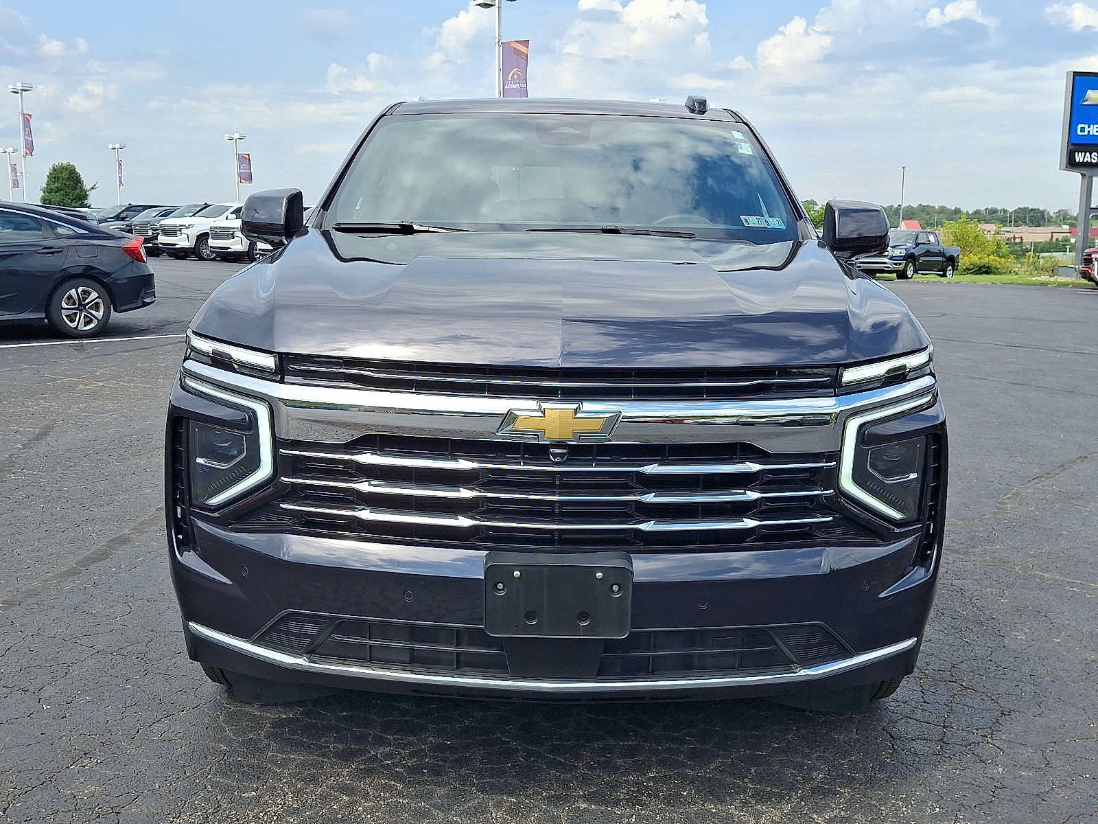 Used 2025 Chevrolet Tahoe LT AWD/4WD image 2