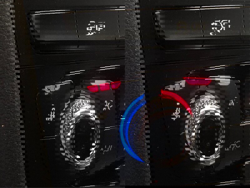 Used 2016 Audi A4 2.0T Premium image 25